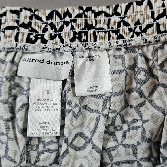 ALFRED DUNNER Capri Pants Women’s Size 16 Pull On Geometric pattern - Picture 3 of 7